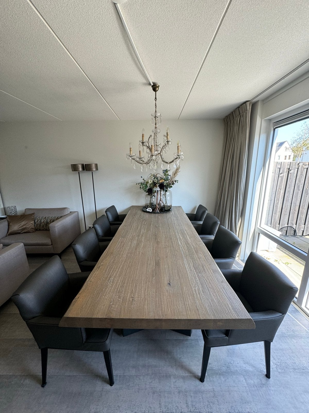 Robuuste eikenhouten eettafel met 8 stoelen, Huis en Inrichting, Ophalen, Eikenhout, 200 cm of meer, 50 tot 100 cm
