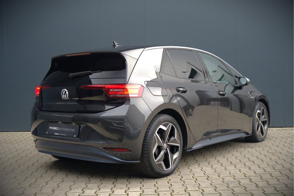 Volkswagen ID.3 First Plus 58 kWh | Stoelverwarming | Stuurv, Auto's, Volkswagen, Automaat, Gebruikt, Zwart, ID.3