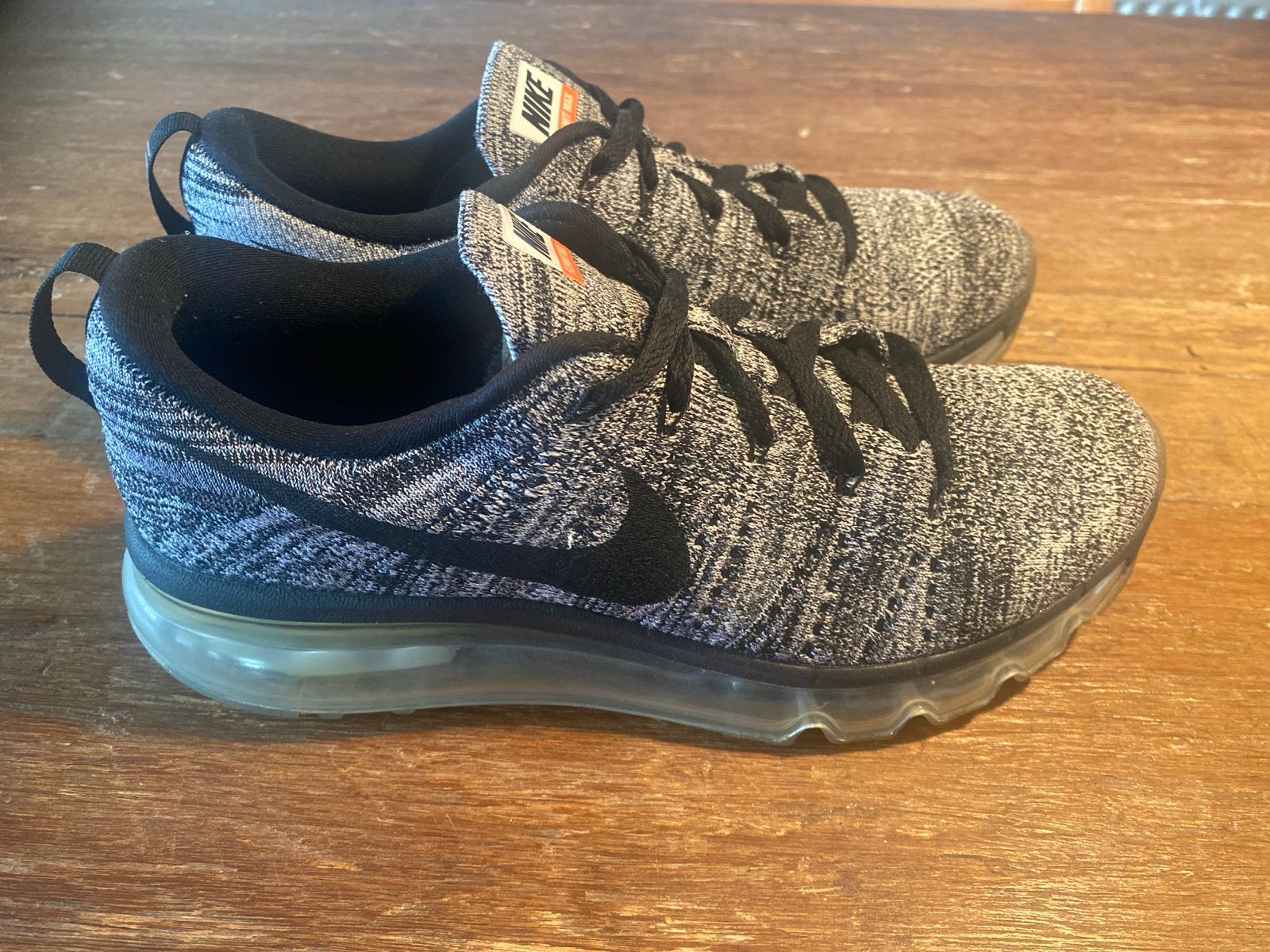 Nike Flyknit Max sneakers - Maat 38.5, Ophalen of Verzenden, Zo goed als nieuw, Grijs, Sneakers of Gympen