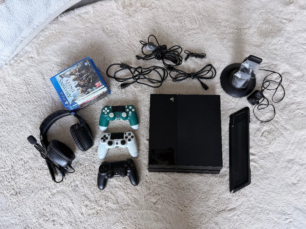 PlayStation 4 (PS4) 3 controllers 6 games en accessoires, Spelcomputers en Games, Ophalen, Gebruikt, Overige genres, 3 spelers of meer