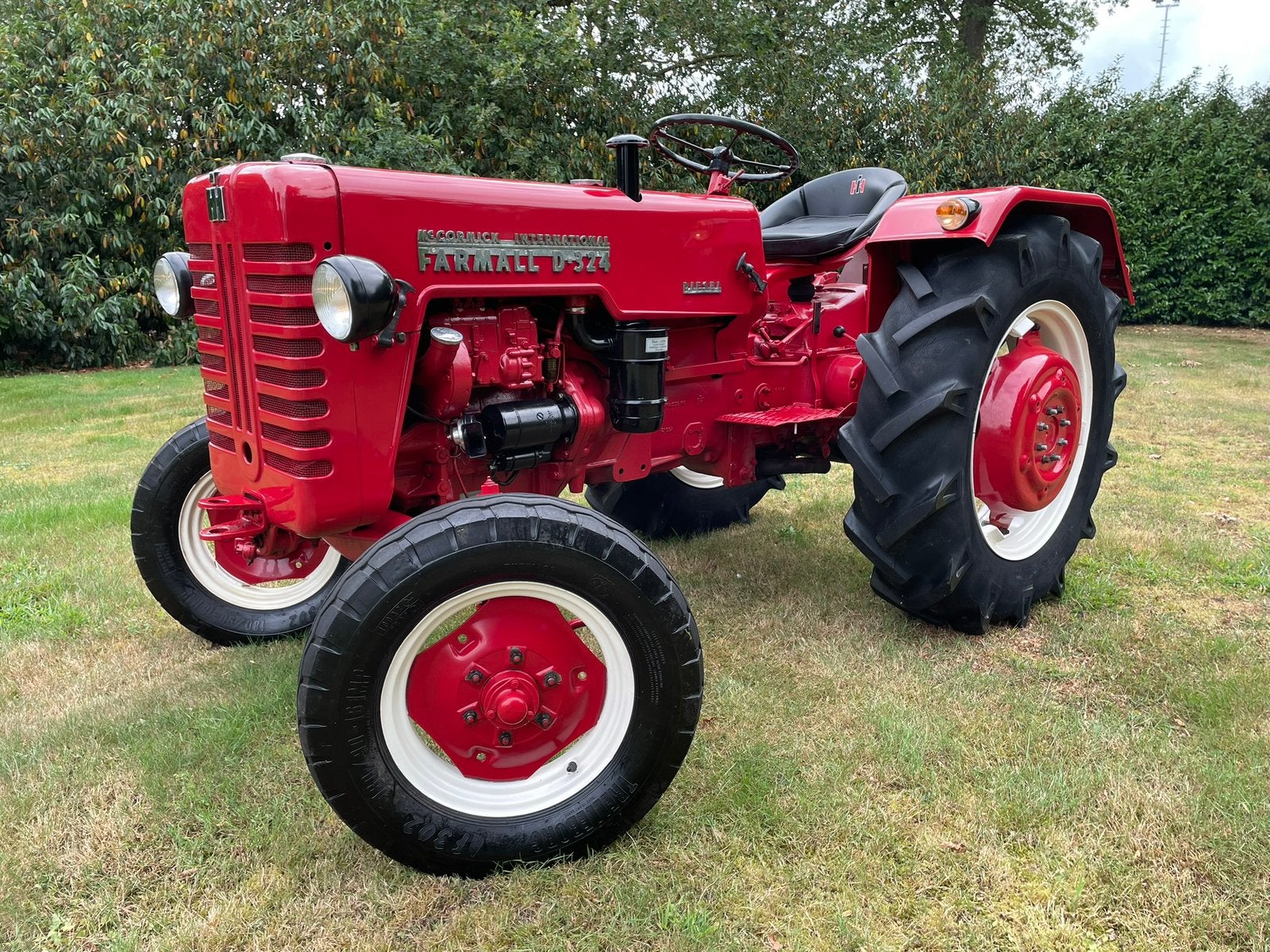 International IH McCormick D324 Oldtimer Tractor ALS NIEUW!, Ophalen, Tot 80 Pk