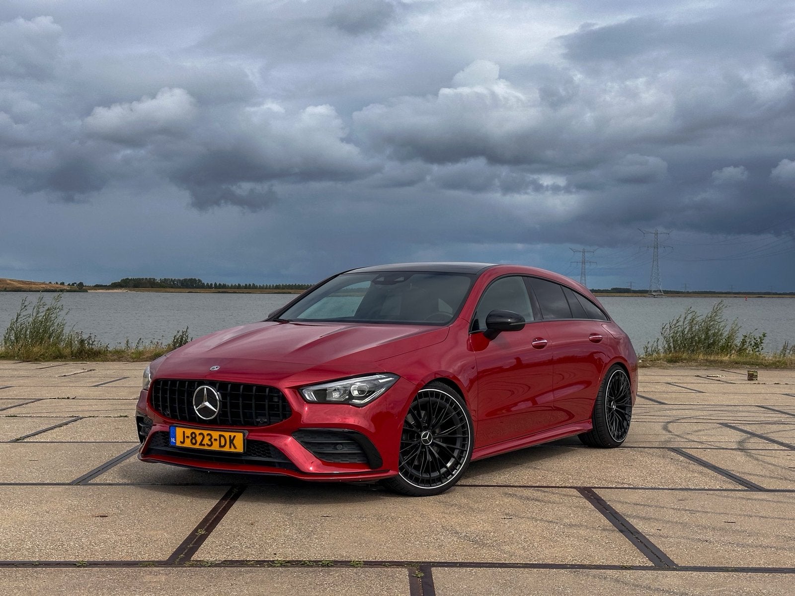 Mercedes-Benz CLA 180d Shooting Brake | AMG | Patagonia Rood, Zwart, 4 cilinders, 116 pk, Origineel Nederlands