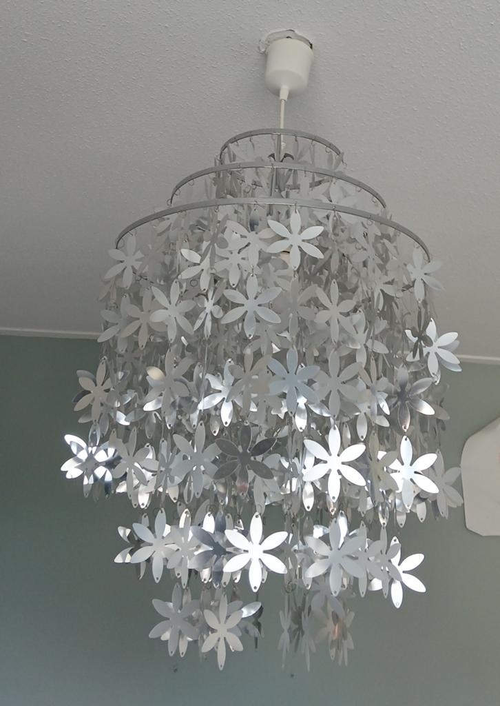 Moderne bloemen hanglamp - zilverkleurig, Modern, Romantisch, Speels, Gebruikt, 50 tot 75 cm, Overige materialen