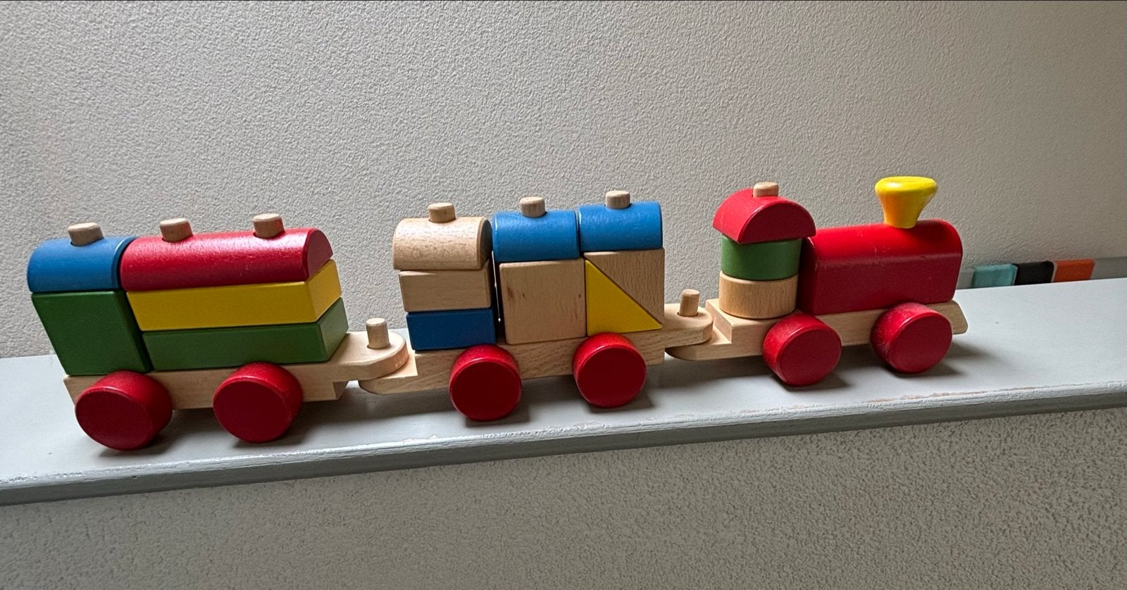 Houten trein met bouwblokken - Kleurrijk en educatief speelg, Verzenden, Nieuw, Duw- of Trekspeelgoed