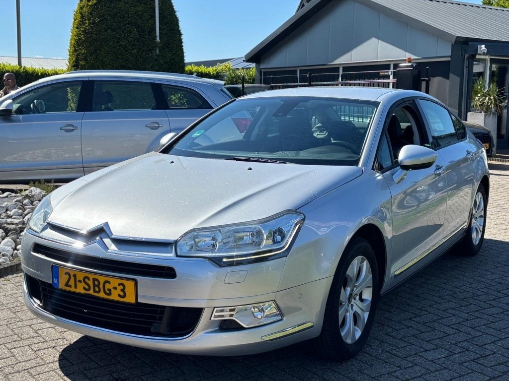 Citroën C5 1.6 Benzine Sedan Trekhaak 2011 144.000 KM Led, Auto's, Euro 5, 15 km/l, Gebruikt, Zwart