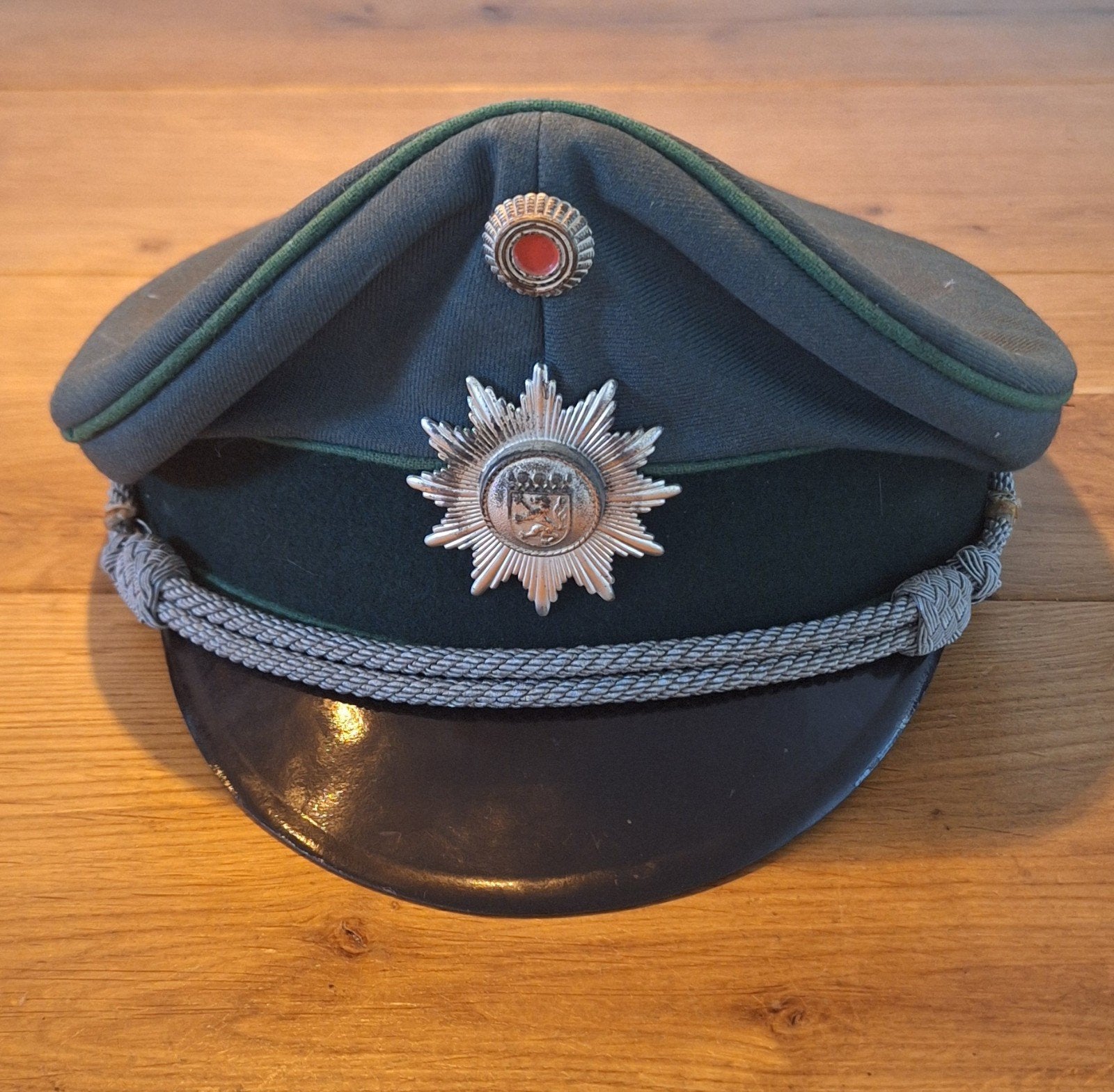originele Duitse politiepet, van de bekende maker Johannes H, Ophalen of Verzenden, Landmacht, Duitsland, Helm of Baret