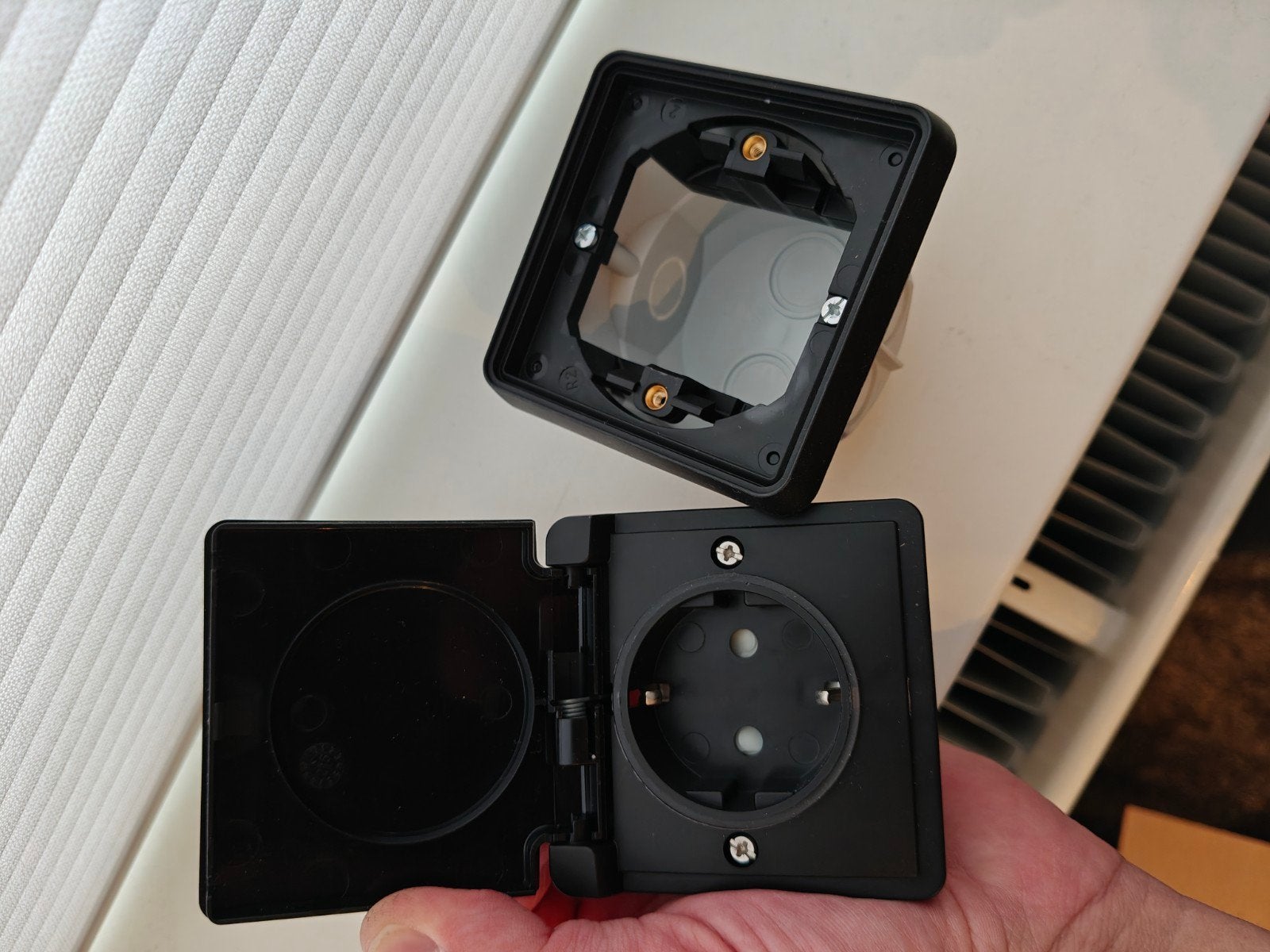 Niko New Hydro Inbouw Stopcontact Zwart IP55, Ophalen of Verzenden, Nieuw, Overige merken, Stopcontact
