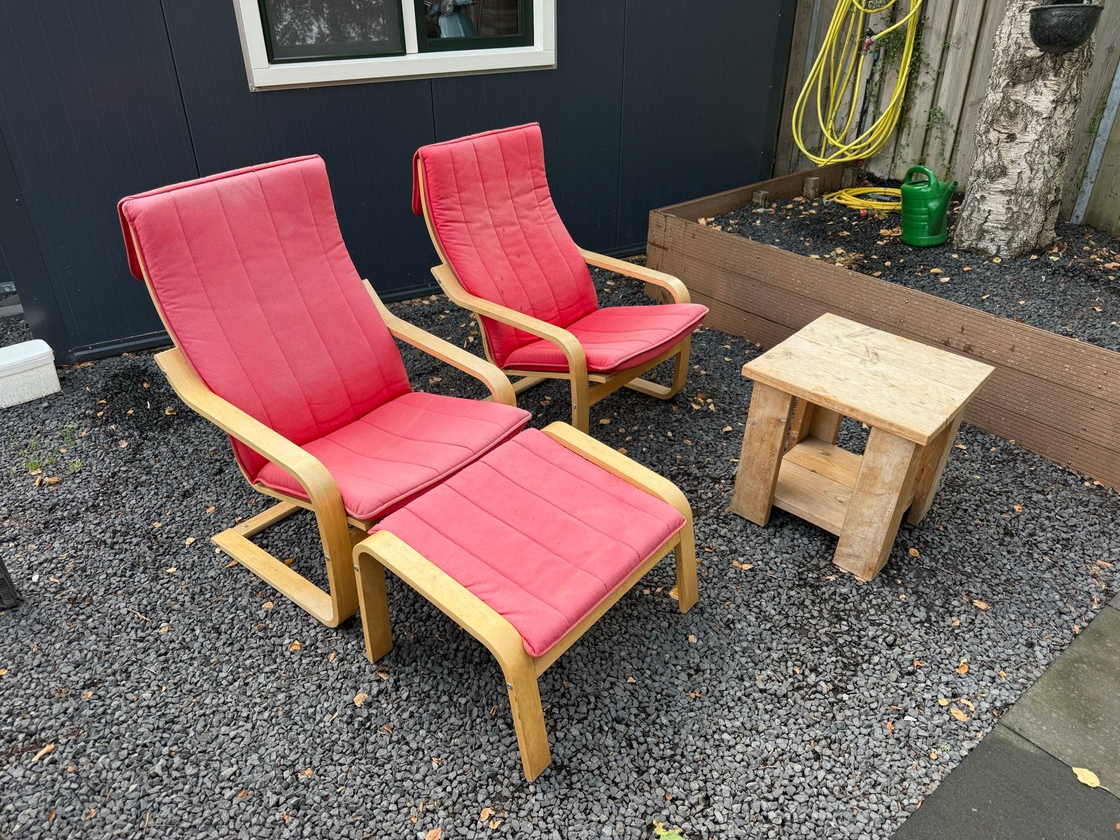 2x Ikea Poang fauteuils met voetenbank - Rood, Huis en Inrichting, Fauteuils, Ophalen of Verzenden, 75 tot 100 cm, 50 tot 75 cm