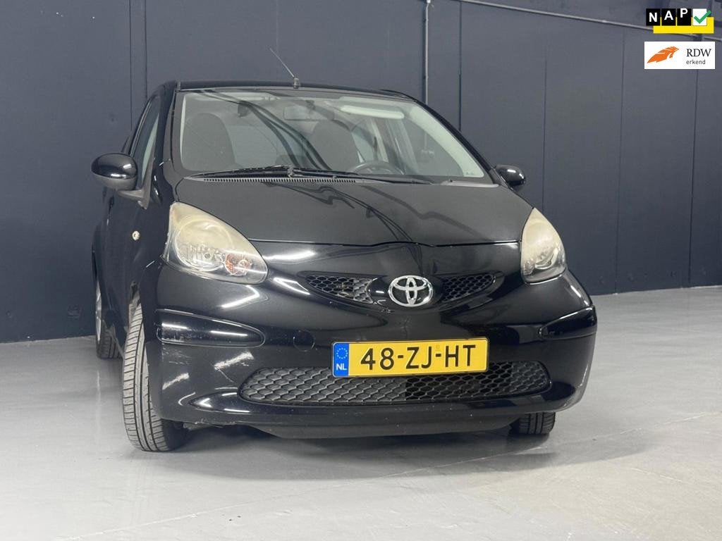 Toyota Aygo 1.0 | NAP | Airco | Elektrische ramen | Centrale, Auto's, Voorwielaandrijving, Dealer onderhouden, Gebruikt, 4 stoelen