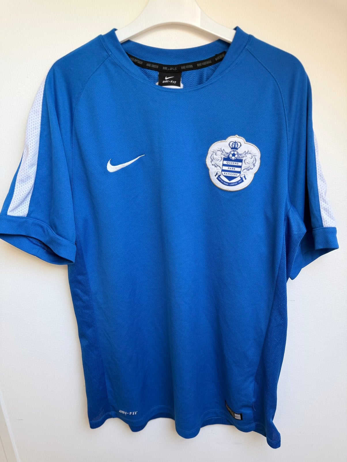 QPR Training shirt 2013 maat M, Maat M, Ophalen of Verzenden, Zo goed als nieuw, Shirt