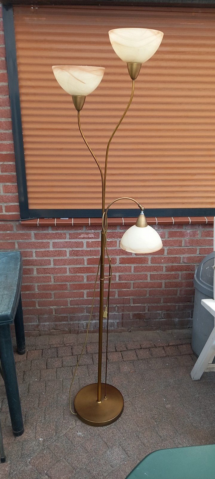 Stijlvolle staande lamp met leeslamp - Bronskleurig, Gebruikt, Klassiek, Ophalen of Verzenden, Glas