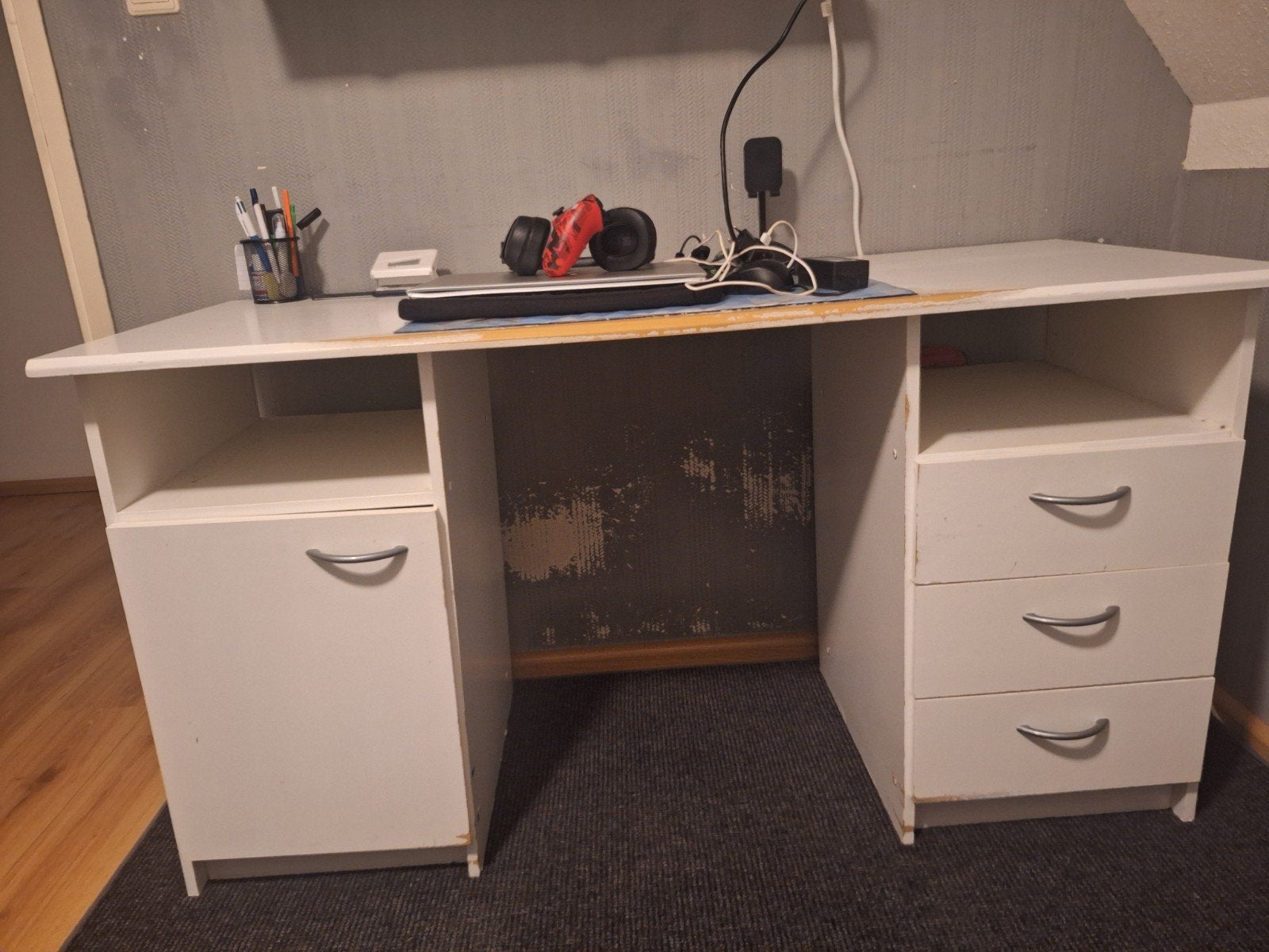 Bureau wit met lades en kastje - gratis afhalen, Ophalen, Met lades, Gebruikt, Spaanplaat of MDF