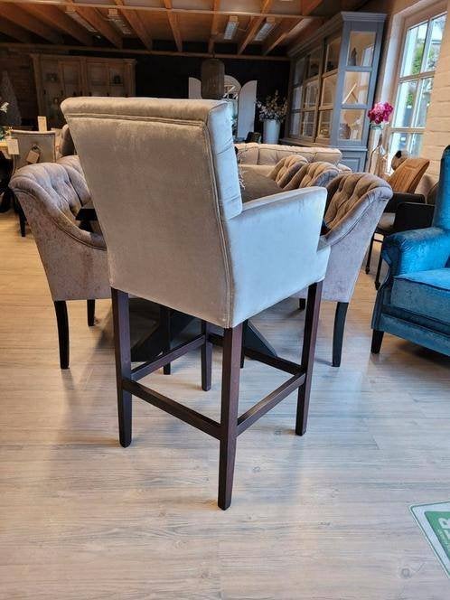 OPRUIMING 2 Barstoelen Gerard Arm Champagne €558 NU €479 (10, 2 krukken, Ophalen of Verzenden, Nieuw, 60 tot 90 cm