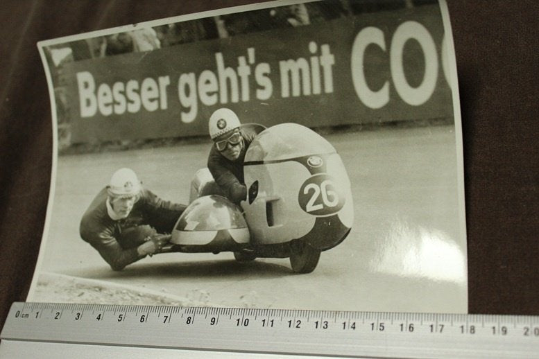 Foto zijspan rijder Helmuth Fath ? 1973 ?, Ophalen of Verzenden, Gelezen