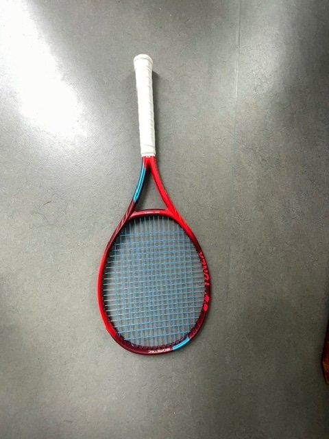 Complete Yonex VCORE 98+ wedstrijdset!, Ophalen of Verzenden, Zo goed als nieuw, Racket, L2