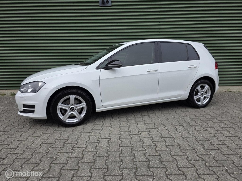 Volkswagen Golf 1.2 TSI|Airco|Trekhaak|Nieuwe Apk|, Voorwielaandrijving, Euro 5, Gebruikt, Zwart