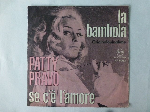 Patty Pravo. La bambola. / Se c'è l'amore., Ophalen of Verzenden, Gebruikt, 7 inch, Pop