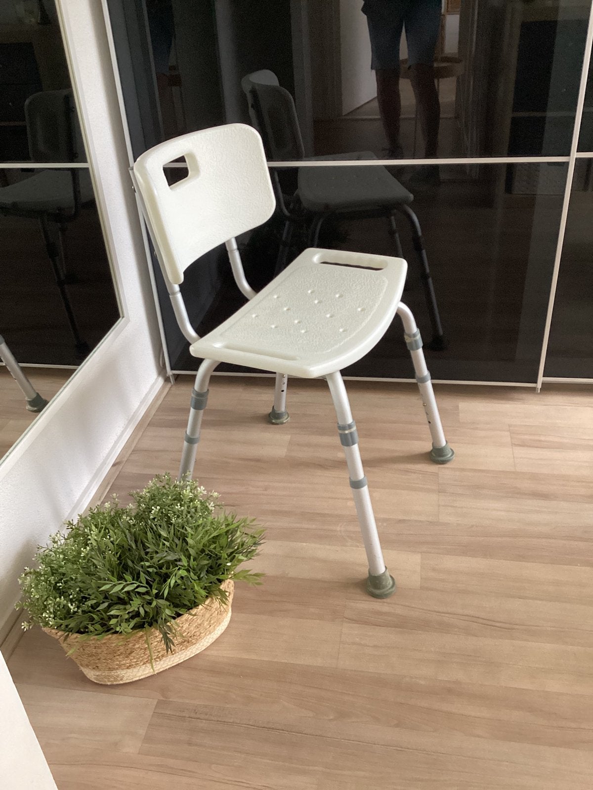 Nette in hoogte verstelbare douchestoel, Tuin en Terras, Tuinstoelen, Ophalen, Zo goed als nieuw, Aluminium, Stapelbaar