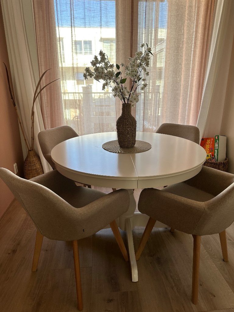 IKEA Rosentorp ronde uitschuifbare eettafel, Huis en Inrichting, Ophalen, 100 tot 150 cm, Rond, Zo goed als nieuw