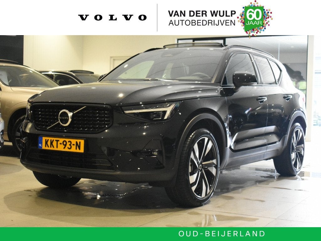 Volvo XC40 B4 197pk Plus Dark | Lighting | Schuifdak | Trekh