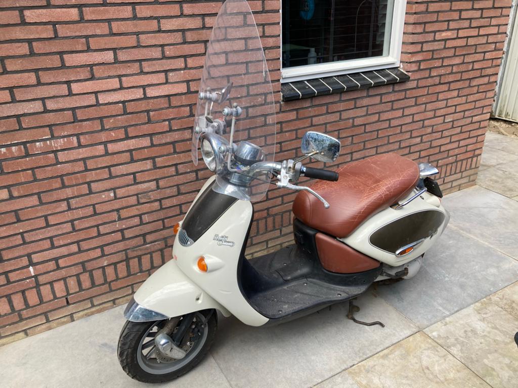 Aprilia Mojito custom, Fietsen en Brommers, Ophalen, Gebruikt, Benzine, Overige merken