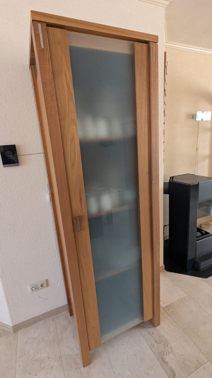 Hoge kast, Huis en Inrichting, 200 cm of meer, Zo goed als nieuw, 25 tot 50 cm, 50 tot 100 cm