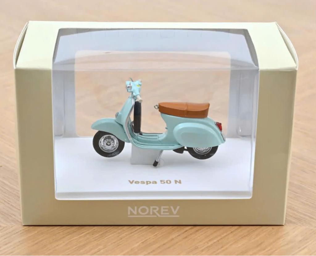 Vespa 50 N 1969 Licht Blauw schaal 1:18 NOREV REF. 182081, Verzenden, Nieuw, Motor, Norev