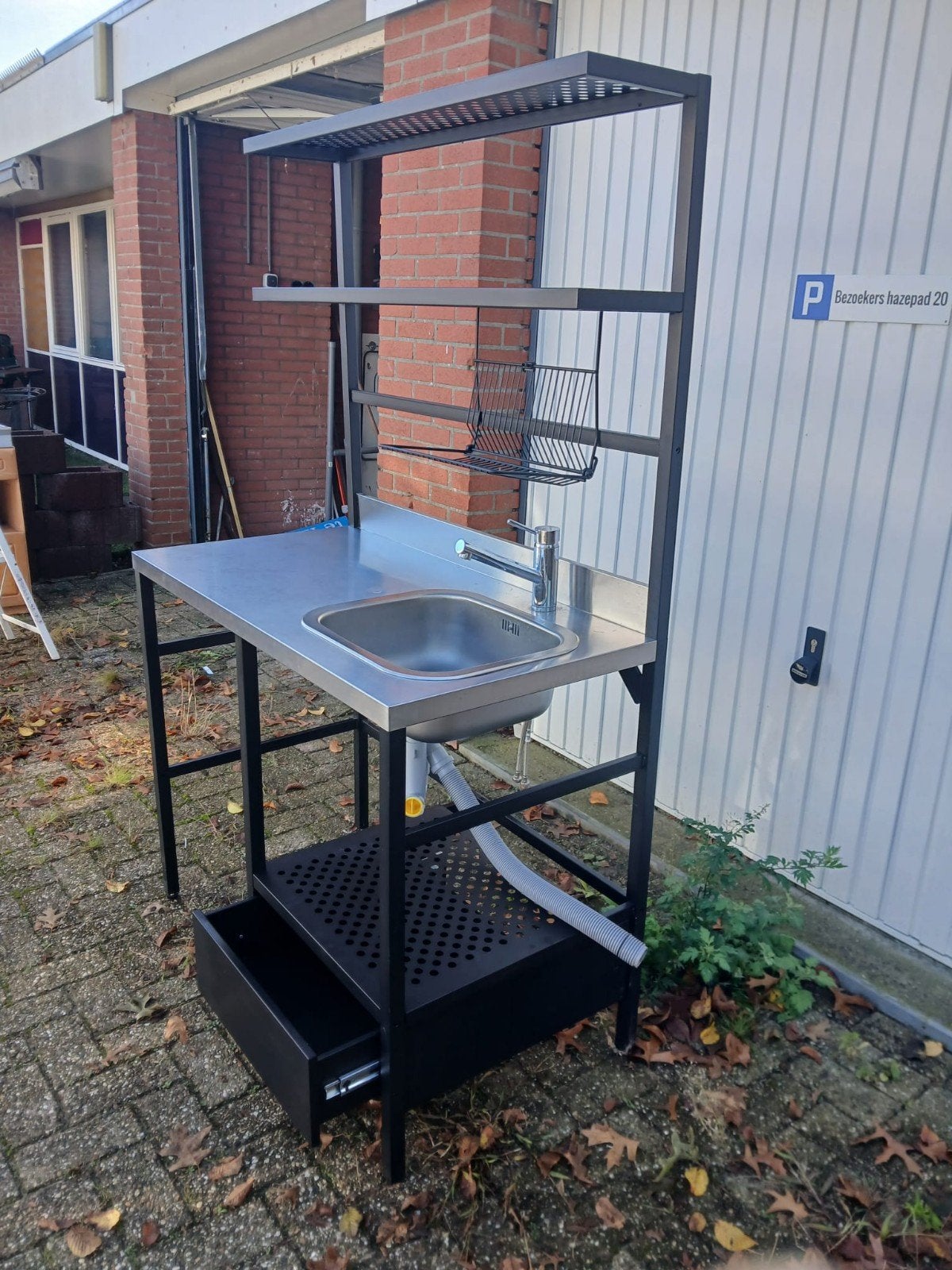 Buiten of of voor op kamers aanrecht met spoelbak en opberg, Tuin en Terras, Ophalen of Verzenden, Gebruikt, Gas, Vrijstaand