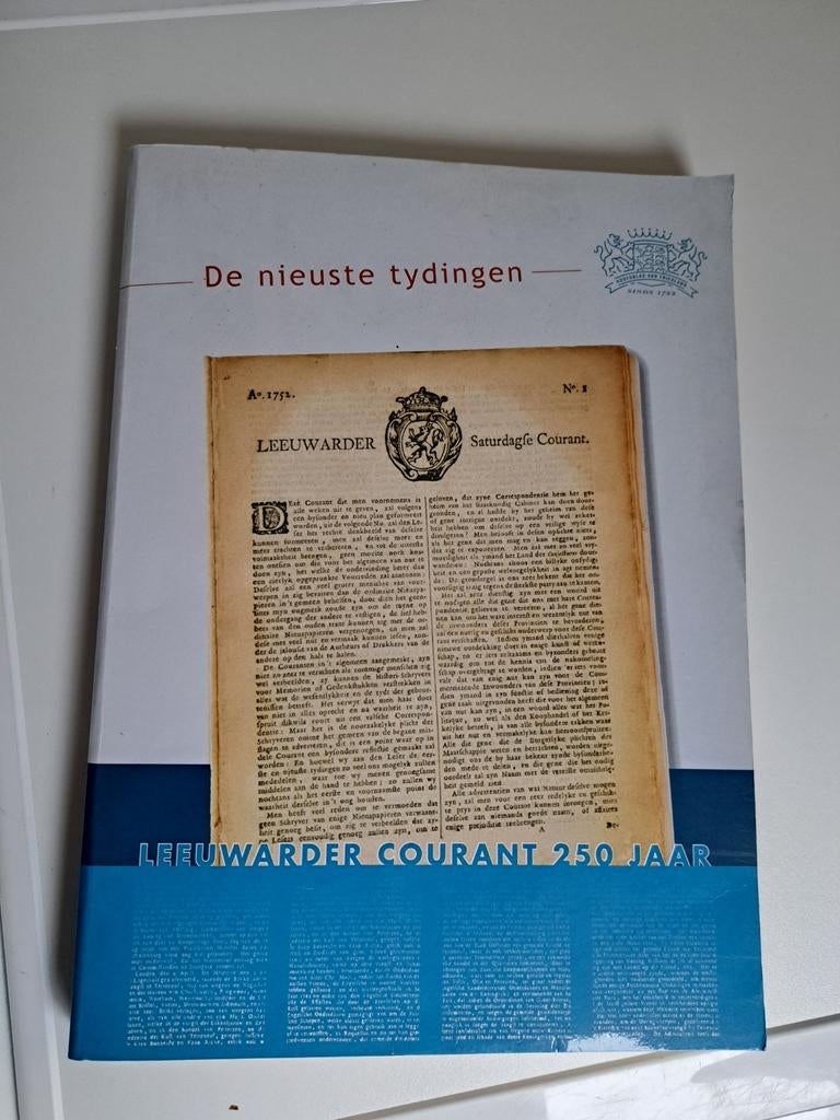 250 jaar Leeuwarder Courant, Ophalen of Verzenden, Zo goed als nieuw