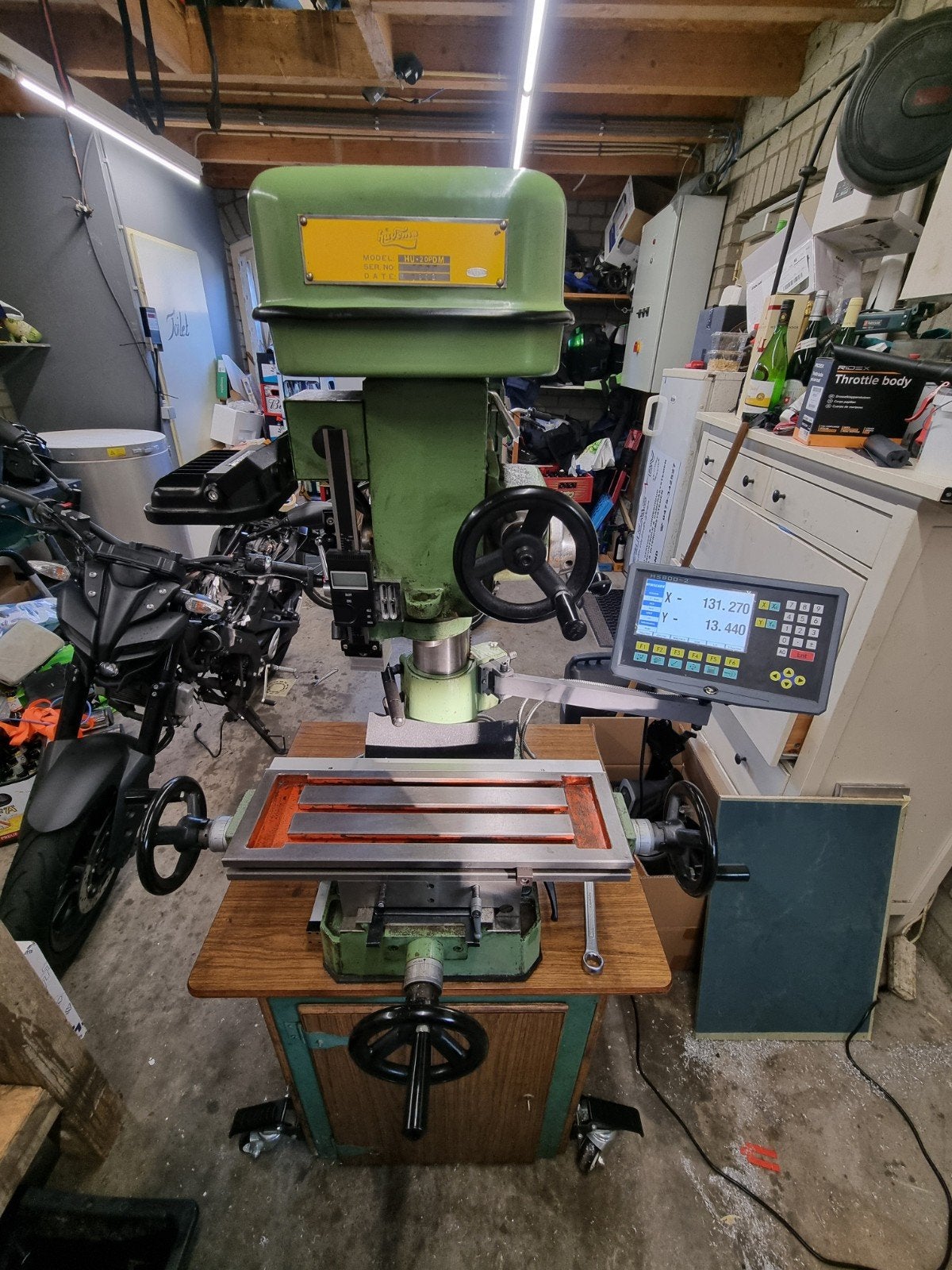 Huvema HU-20PDM Boor en freesmachine met digitale uitlezing, Doe-het-zelf en Verbouw, Gereedschap | Freesmachines, Ophalen, Gebruikt