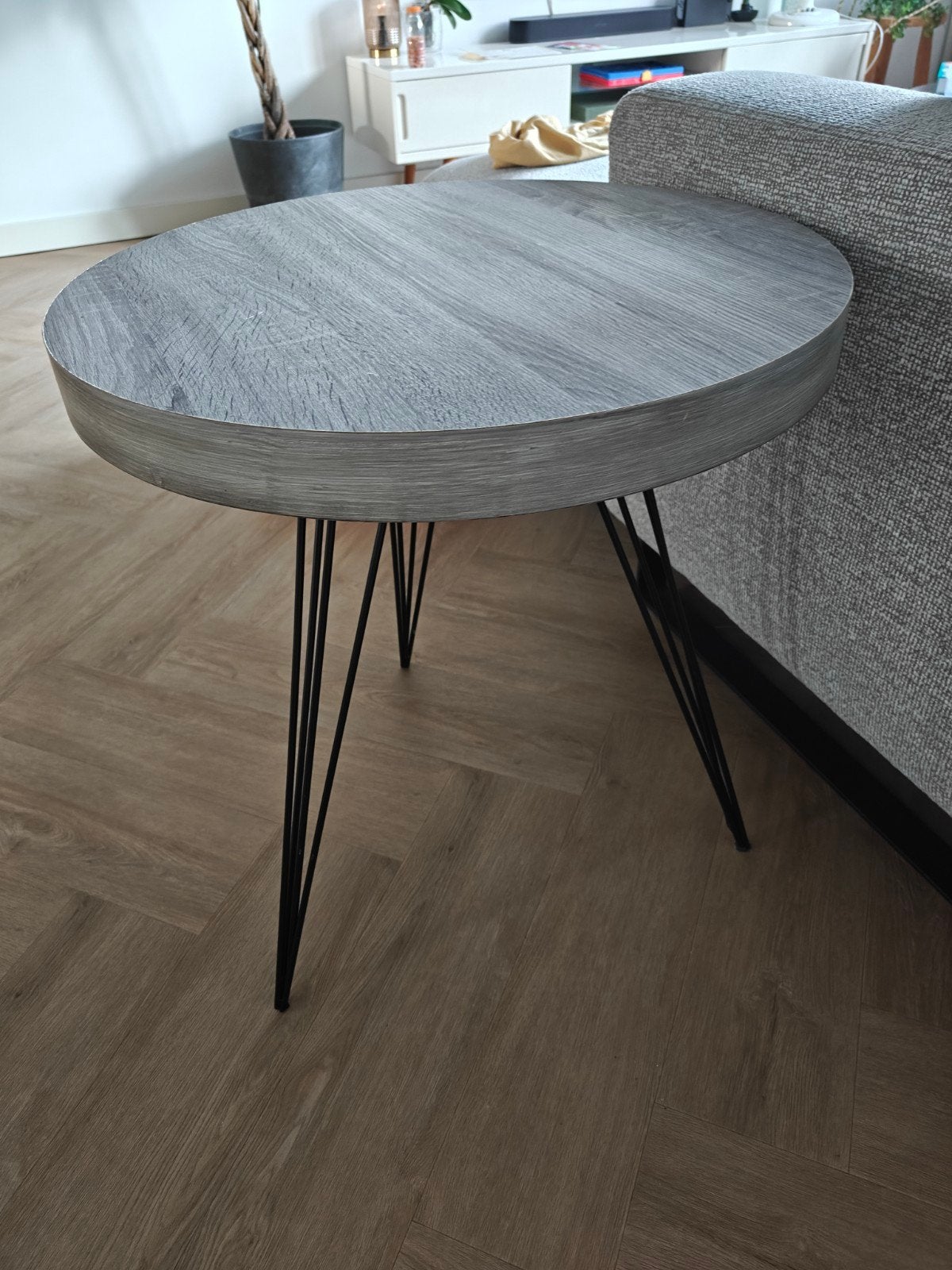 Ronde bijzettafel met hairpin poten, 50 – 75, Minder dan 50 cm, Gebruikt, Modern, Industrieel