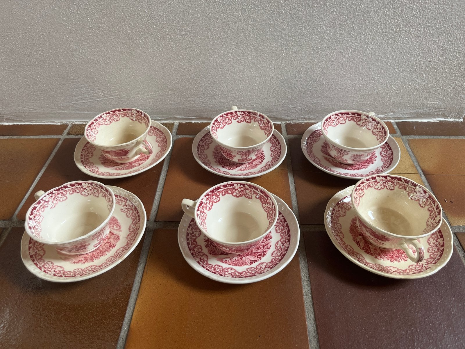 6 antieke kop en schotels Boerenhoeve rood Société Céramique, Ophalen
