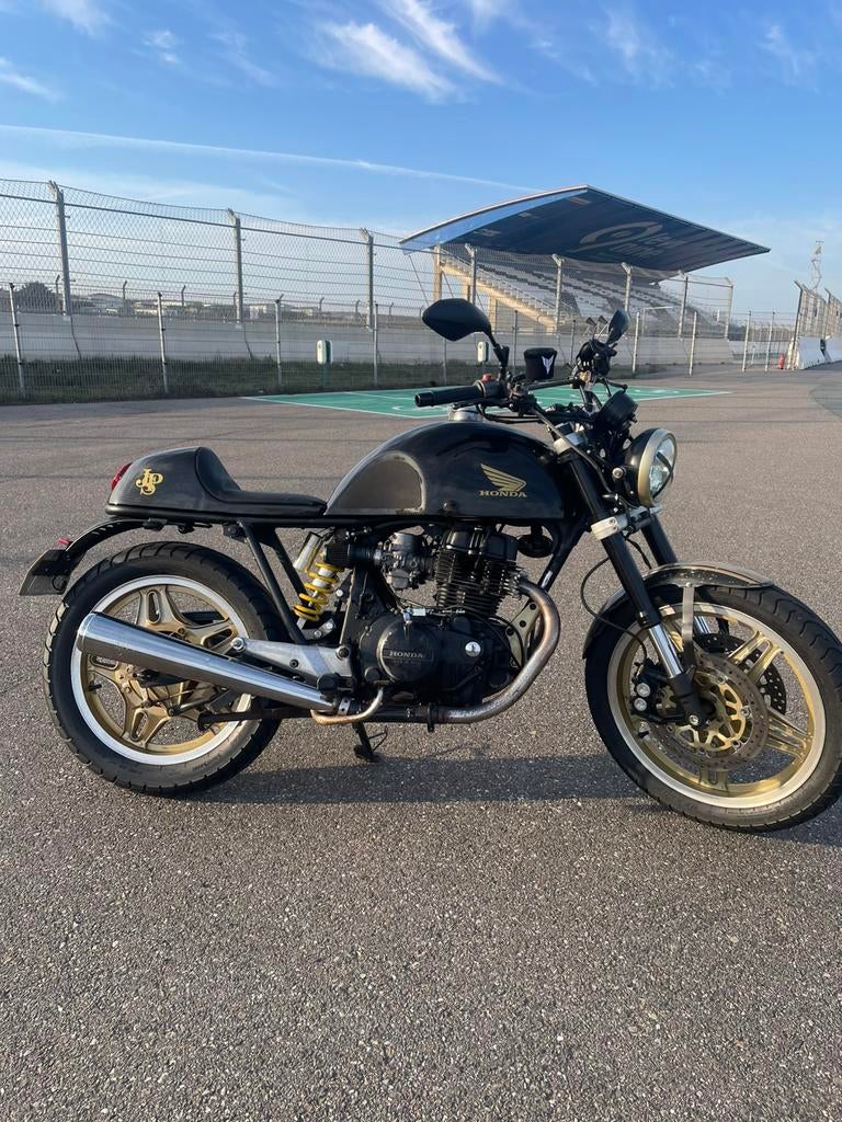 Honda CB400N carbon fiber custom, Sportuitlaat, 400 cc, 2 cilinders, Motorrijbewijs A