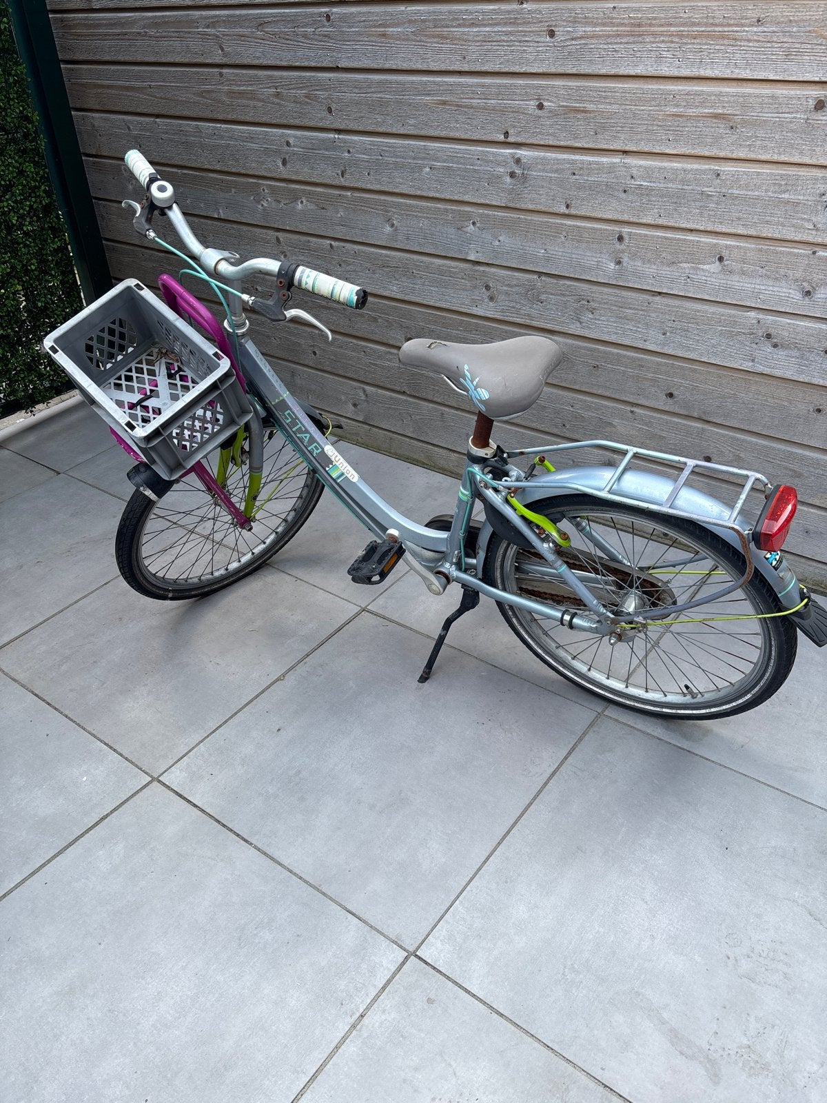Batavus 20 inch.kinderfiets met mandje, Ophalen, Gebruikt, Velgrem, 20 inch of meer