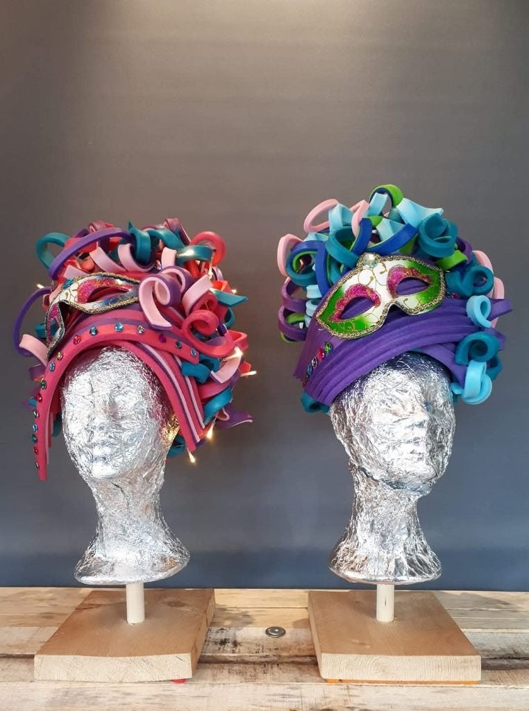 Foampruik paars/blauw/groen, Ophalen of Verzenden, Zo goed als nieuw, Carnaval, Accessoires