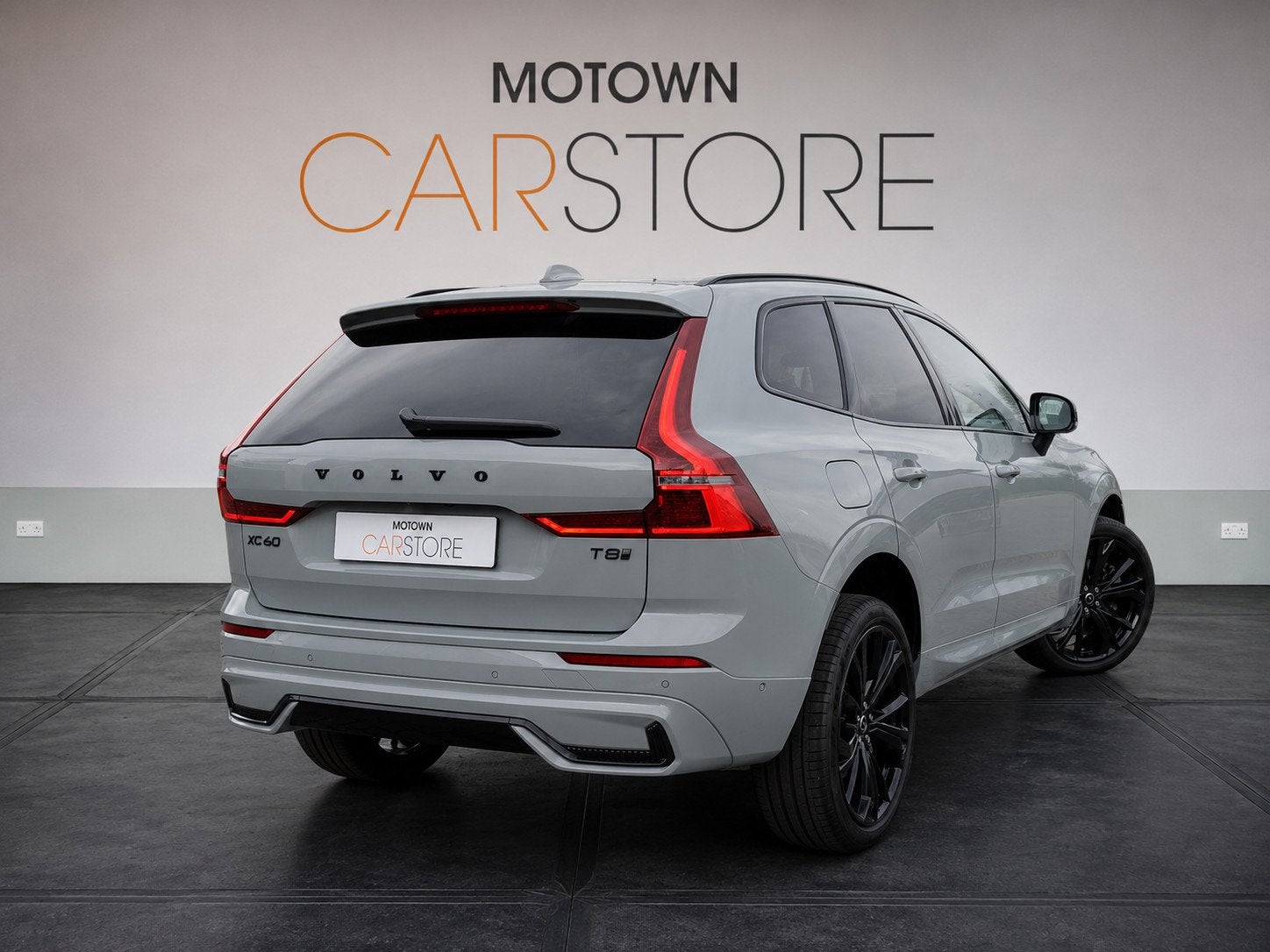 Volvo XC60 T8 Plug-in AWD Ultra Black Edition Facelift 455Pk, Auto's, Automaat, Dealer onderhouden, Gebruikt, Zwart
