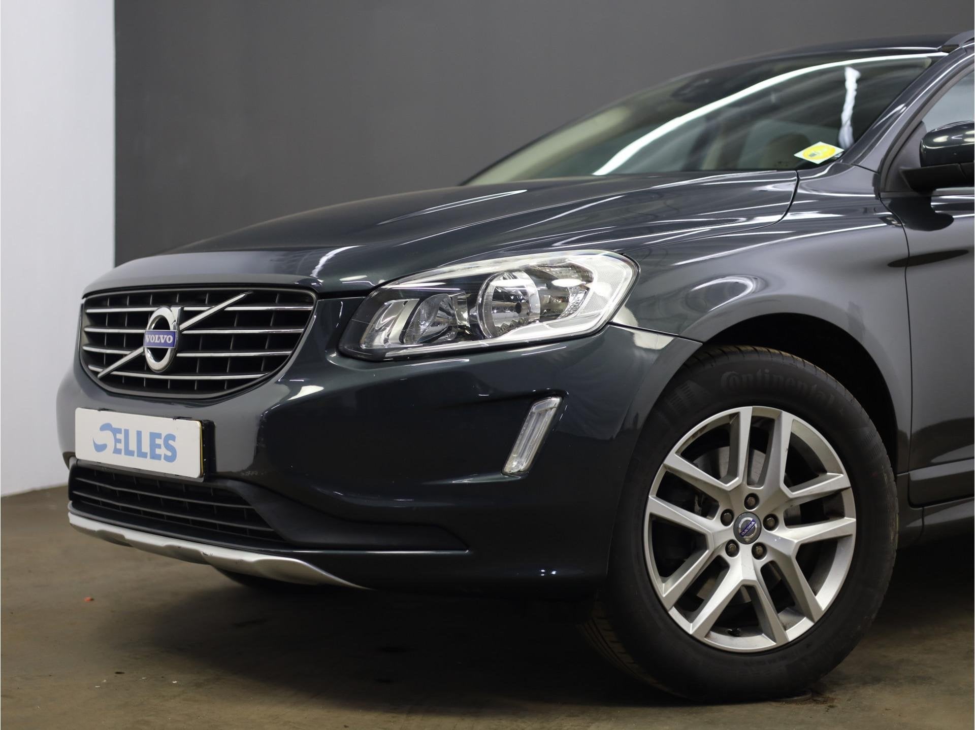 Volvo XC60 2.0 D3 FWD Momentum | Trekhaak | Airco | Climate, Auto's, Voorwielaandrijving, Euro 5, 136 pk, Gebruikt