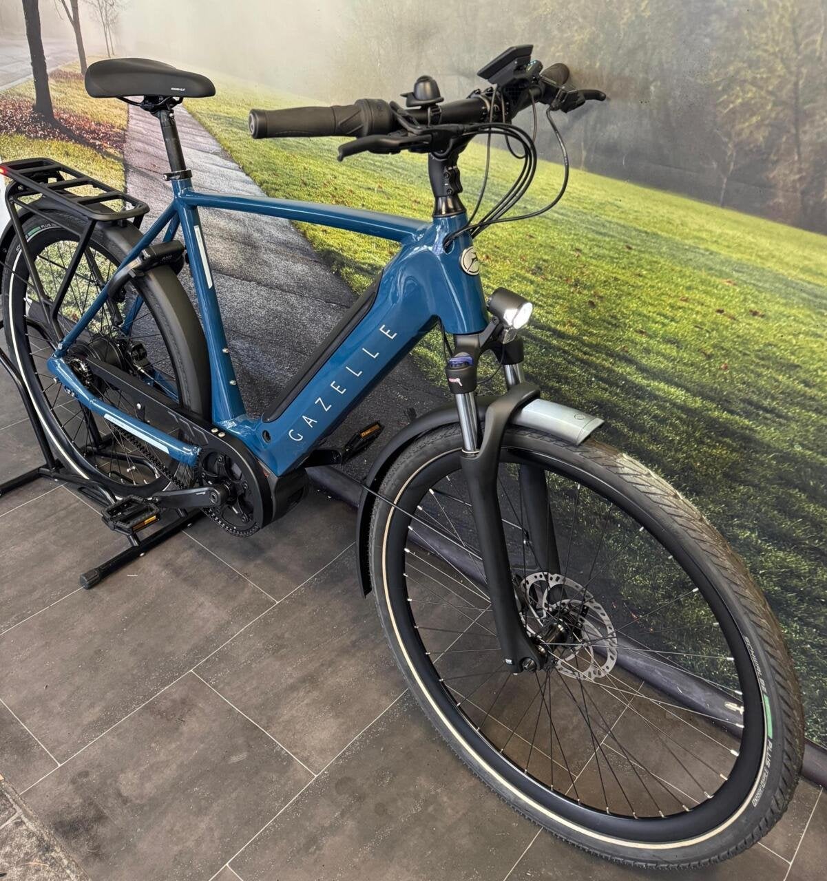 Foto 3 van Gazelle Ultimate C380 Elektrische fiets - Framemaat 65CM