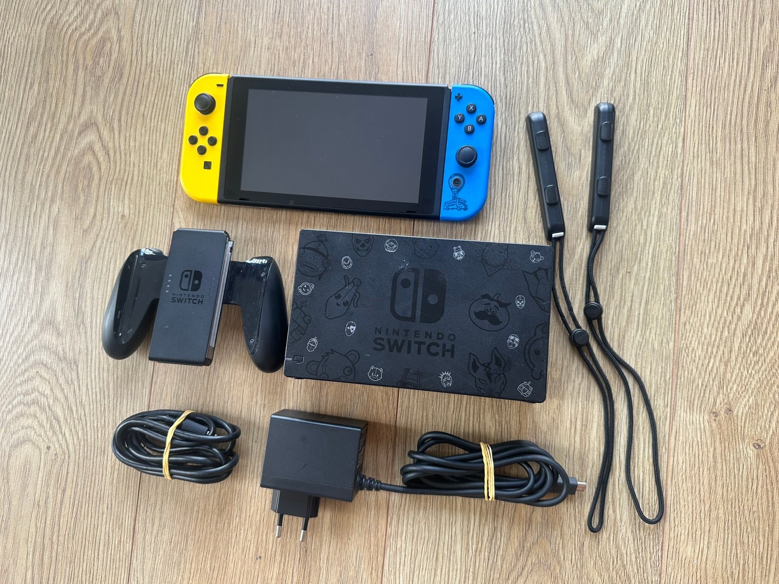 Nintendo Switch Compleet Met Accesiorres Nette Staat!!!, Ophalen of Verzenden, Zo goed als nieuw, Switch Original