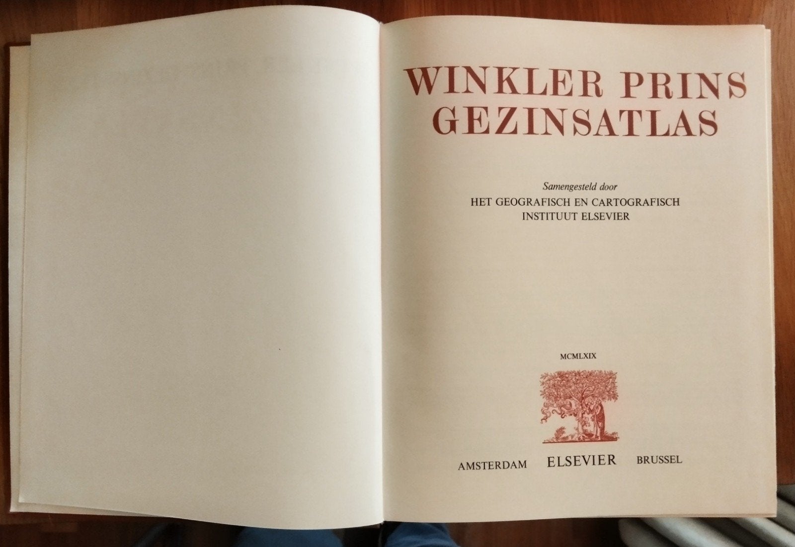 Winkler Prins Gezinsatlas 1959, Boeken, Overige atlassen, Het Geografisch en Cartografisch Instituut Elsevier, Ophalen of Verzenden