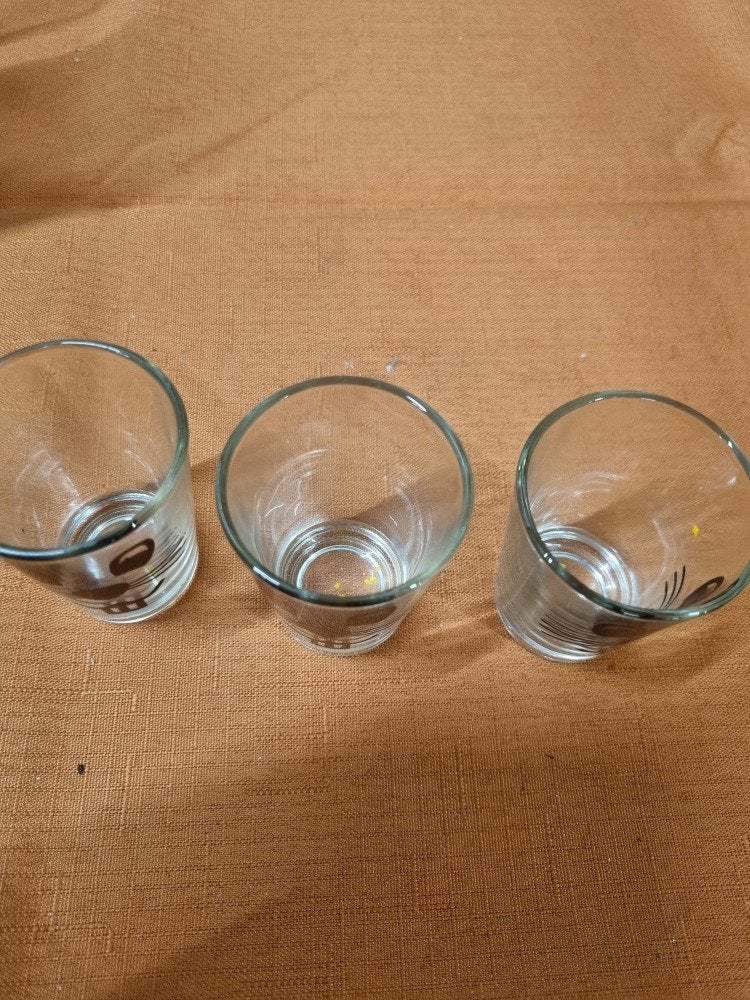 shotglazen met muis gezicht 3x, Verzamelen, Ophalen of Verzenden, 'T Olde Gre-j, Info@toldegrej.nl, Endepoelstraat 20f Didam