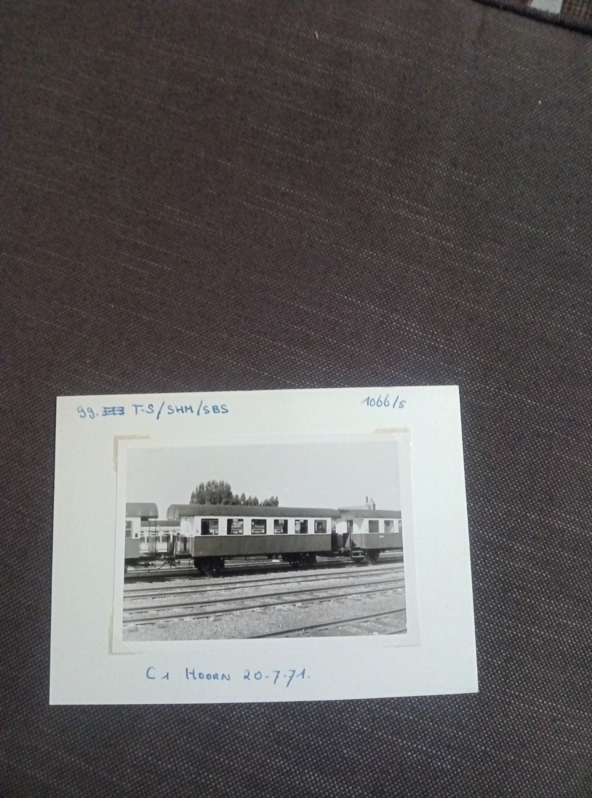 Zwart-wit foto trein Hoorn 20-7-71 (SHM/SBS), Verzamelen, Spoorwegen en Tramwegen, Ophalen of Verzenden, Zo goed als nieuw, Tram