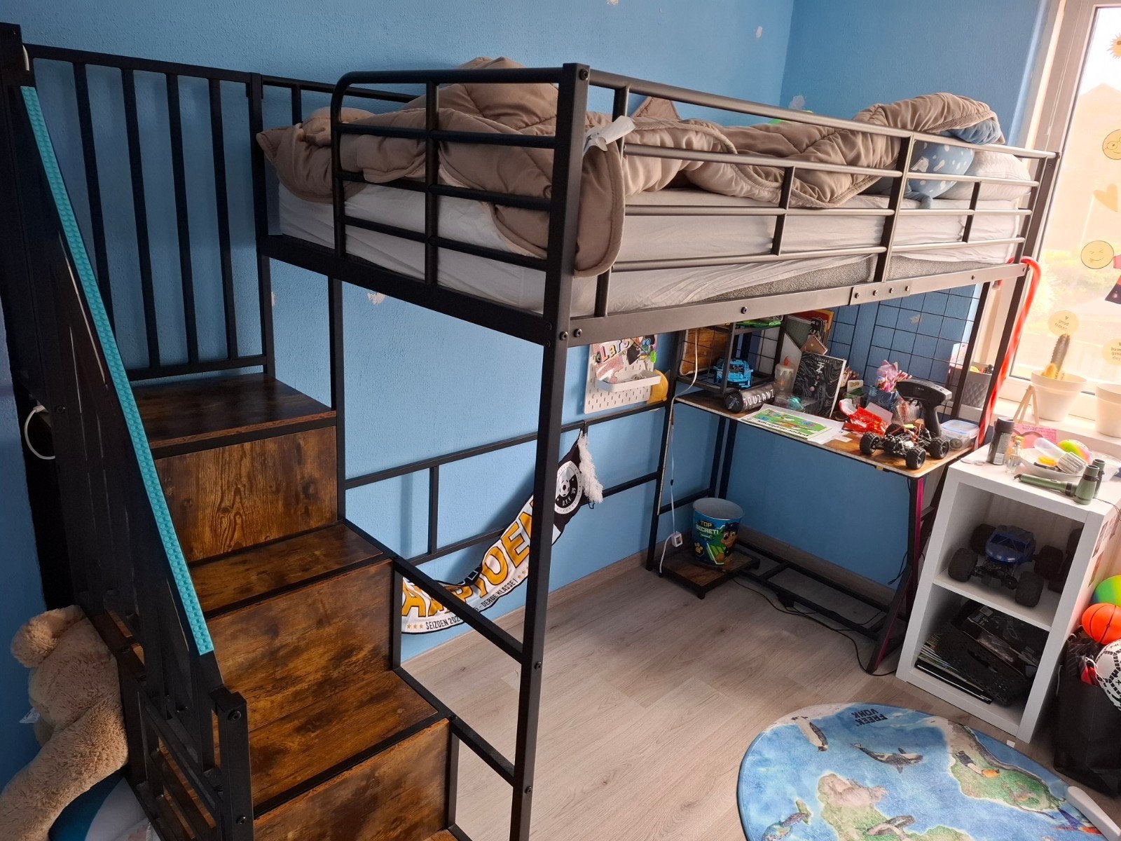 Hoogslaper met bureau en opbergruimte - Z.G.A.N., Ophalen, Eenpersoons, 160 tot 180 cm, Zo goed als nieuw