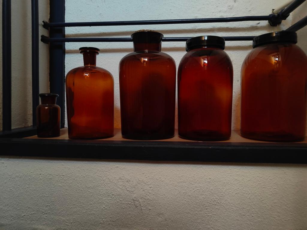 Oude apothekers potten, Ophalen