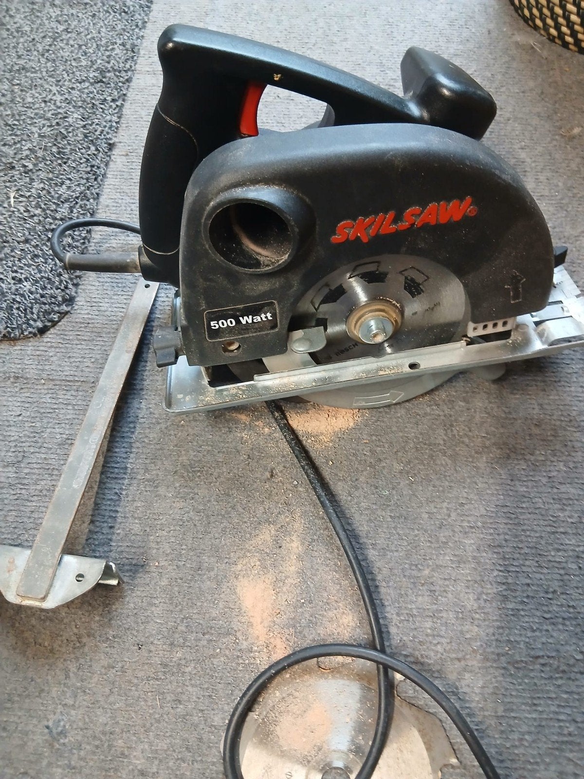 Skilsaw Cirkelzaag 500 Watt met extra zaagblad, Minder dan 30 mm, Gebruikt, Cirkelzaag, Minder dan 600 watt