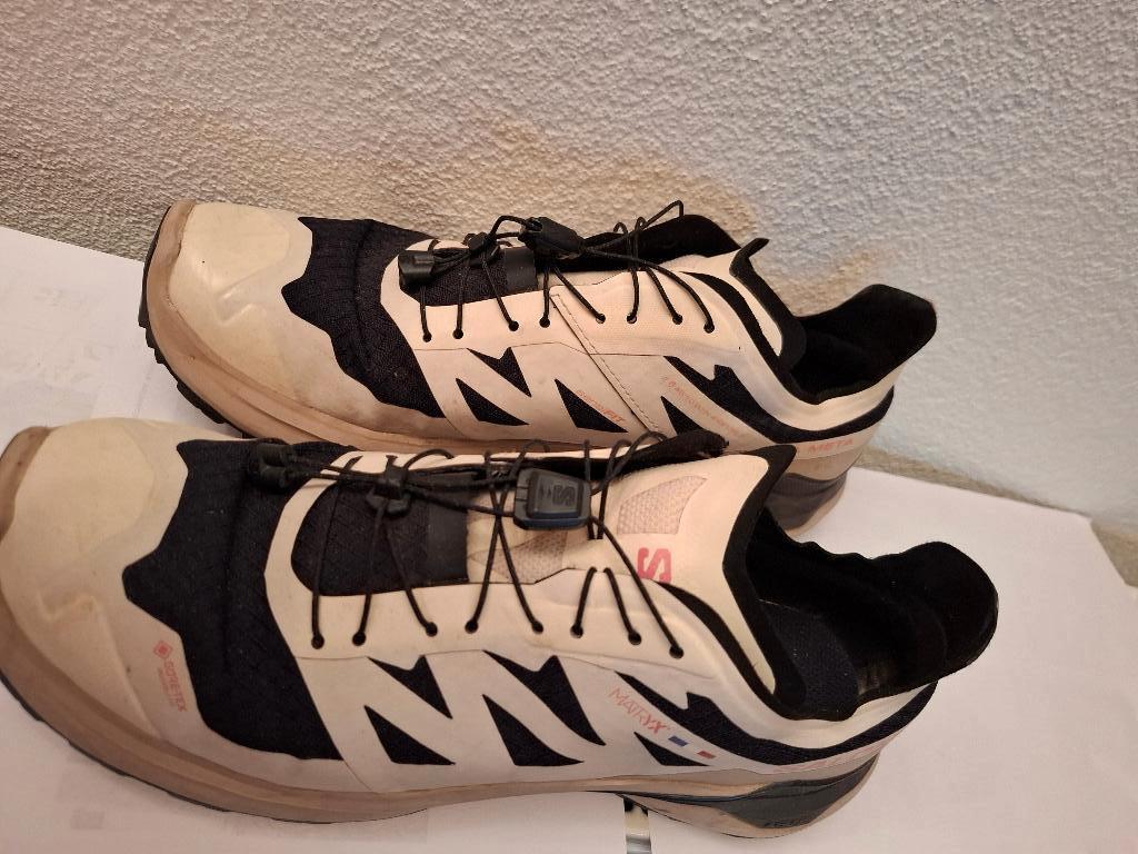 Eigentijdse sportschoenen, Ophalen, Overige kleuren, Sportschoenen, Gedragen