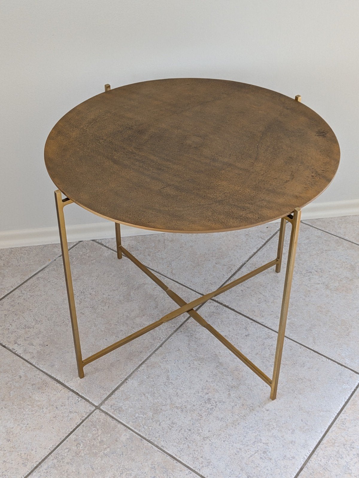 Goudkleurige Pomax bijzettafel - Nieuw, Metaal of Aluminium, Rond, Nieuw, 55 tot 75 cm