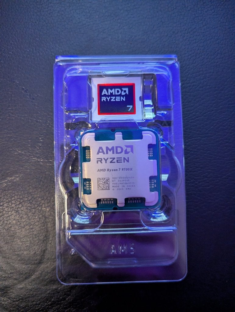 AMD Ryzen 7 9700X, Computers en Software, 8-core, Ophalen of Verzenden, Zo goed als nieuw, AMD Ryzen 7