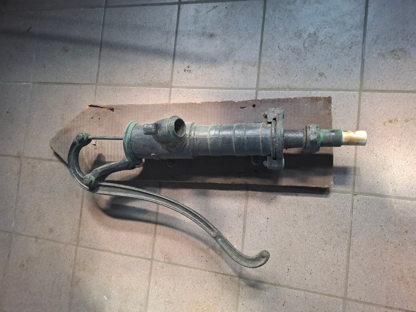 Oude handwaterpomp - decoratie/onderdelen, Ophalen, Gebruikt, Handmatig