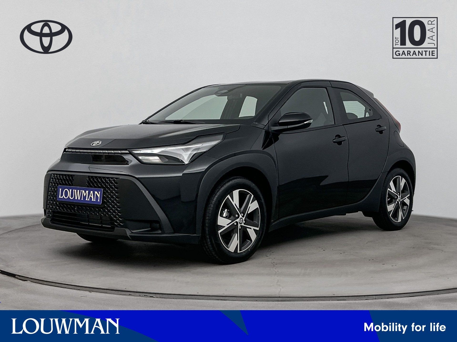Toyota Aygo X Hybrid 115 play | Apple Carplay & Android Auto, 12 maanden, Stof, Zwart, 4 stoelen